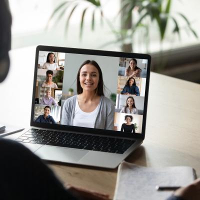 Explora oportunidades de formación gratuita con certificación oficial